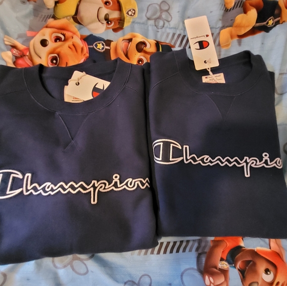 sweater - Picture 2 of 4